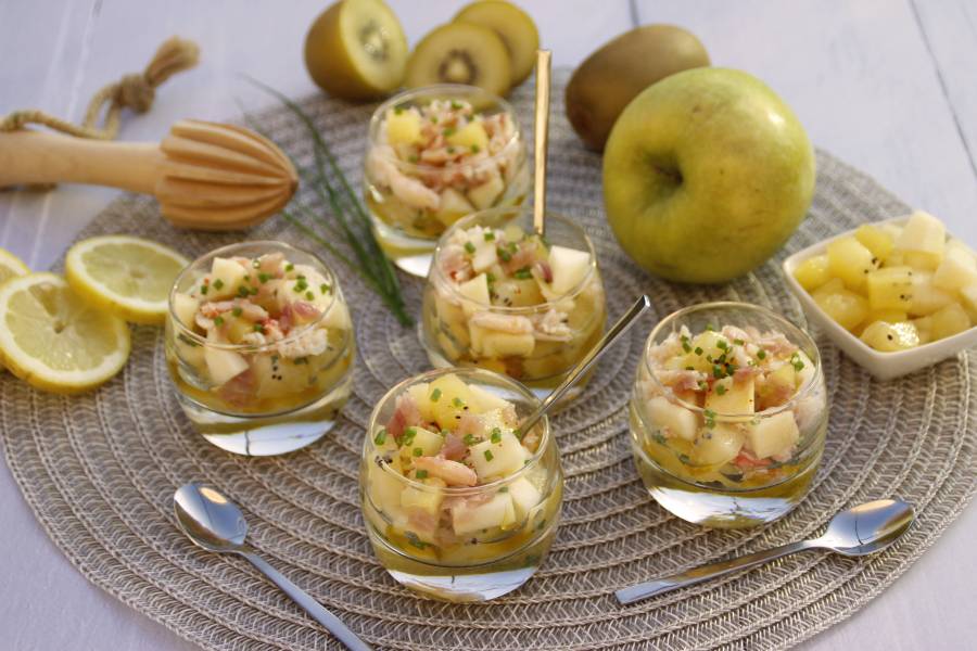 Pour tous les amateurs de kiwi et de recettes originales, découvrez notre surprenante recette de salade acidulée au kiwi, crabe et vin blanc La Villageoise en cuisine. Bonne dégustation.