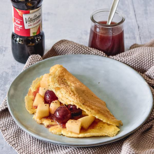 Pour tous les amateurs de XX et de recettes originales, découvrez notre surprenante recette de omelette en chausson au vin rouge La Villageoise en cuisine. Bonne dégustation.