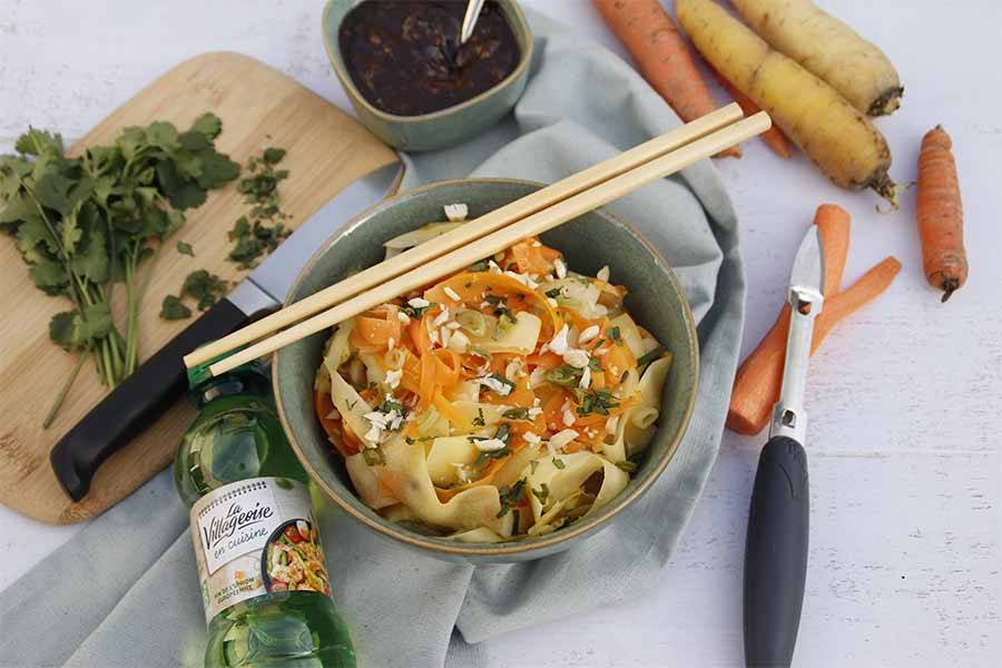 Découvrez notre recette de wok de carottes à la cacahuète au vin blanc La Villageoise en cuisine