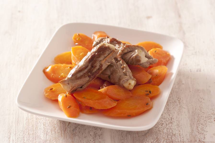 Pour tous les amateurs de veau, découvrez notre surprenante recette de veau carottes et cumin au vin blanc La Villageoise en cuisine. Bonne dégustation.
