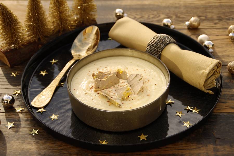 Découvrez notre surprenant velouté de panais et foie gras au vin blanc La Villageoise en cuisine