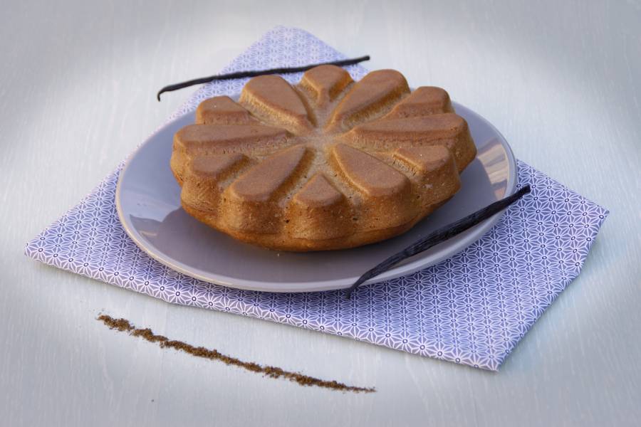 Découvrez notre recette de gâteau moelleux au vin blanc La Villageoise en cuisine